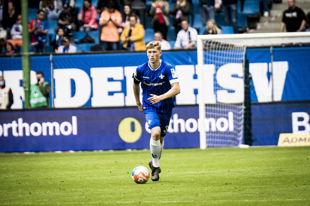 Lilien statten Riedel mit Profivertrag aus