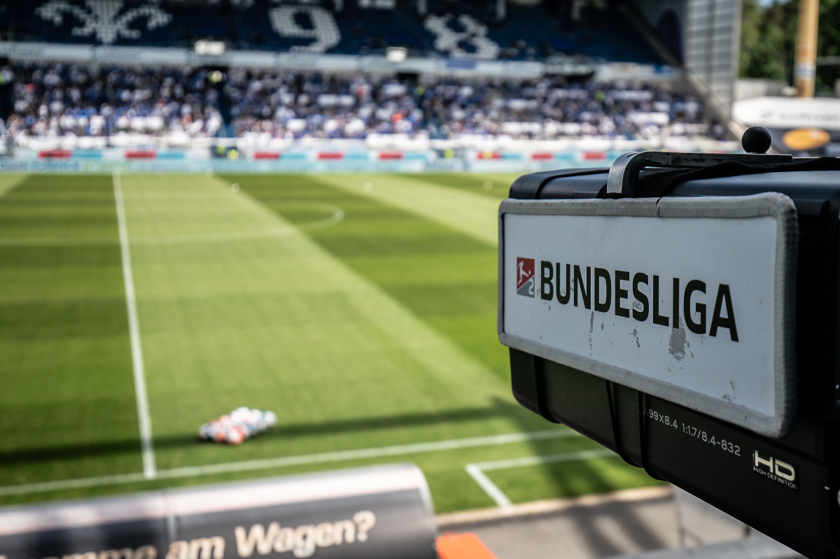 Lilien starten in Regensburg