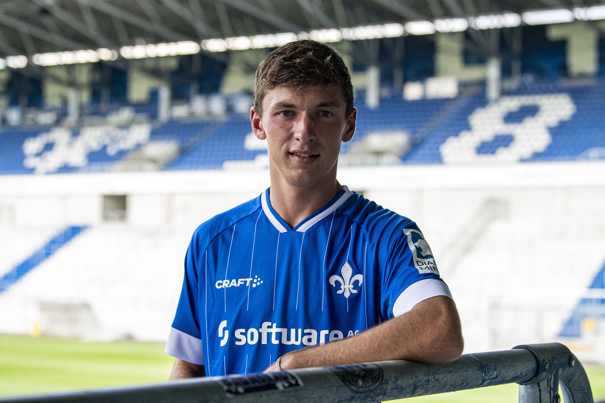 Lilien leihen Benjamin Goller