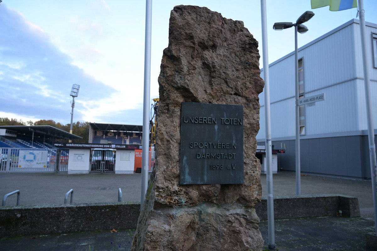 Erinnerung an verstorbene Mitglieder, Solidarität mit den Trauernden