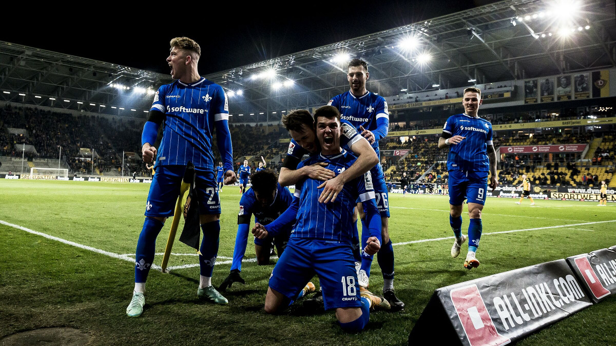 Sieg in Dresden! Auswärtsserie fortgesetzt