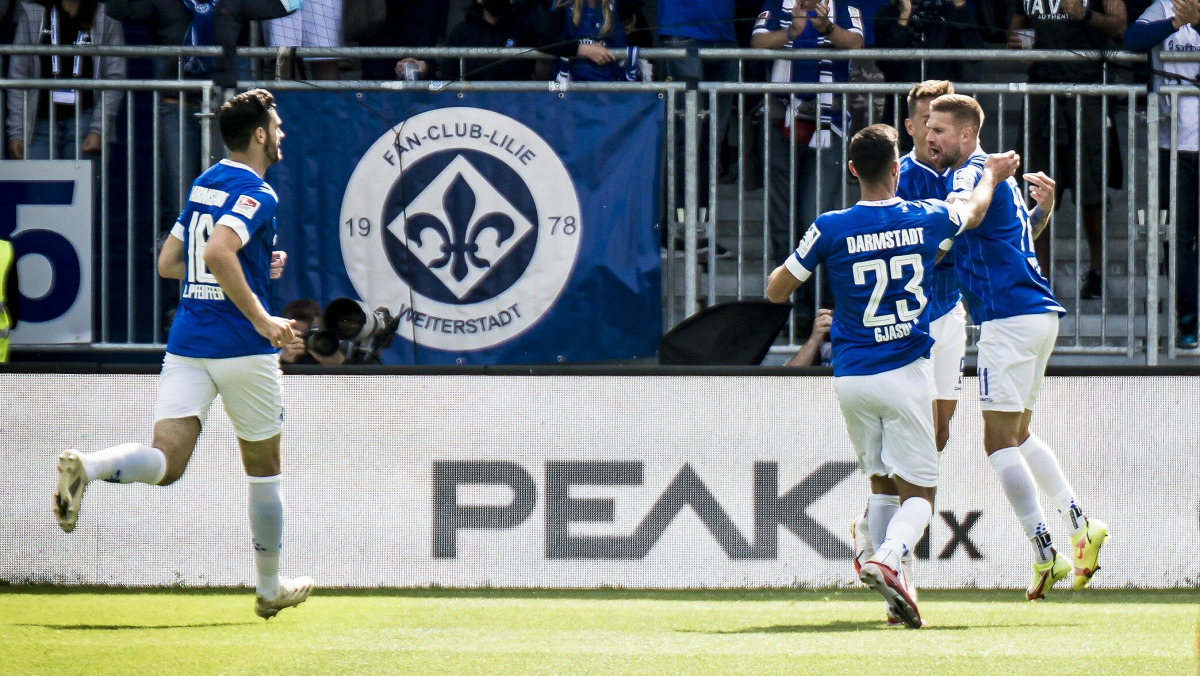 Trotz langer Unterzahl: Dritter Heimsieg in Serie!