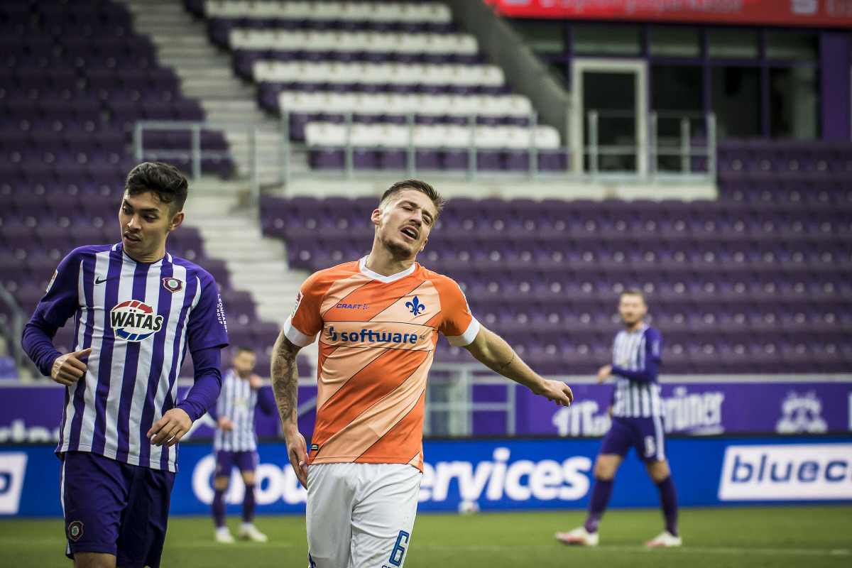 Lilien unterliegen in Aue