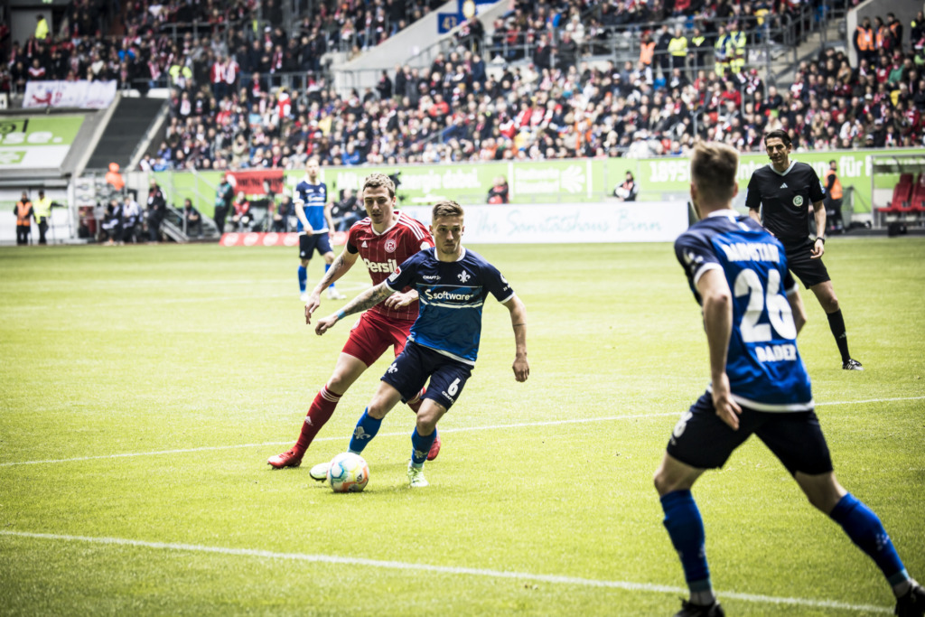 Fortuna Düsseldorf vs. SV Darmstadt 98: Marvin Mehlem am Ball