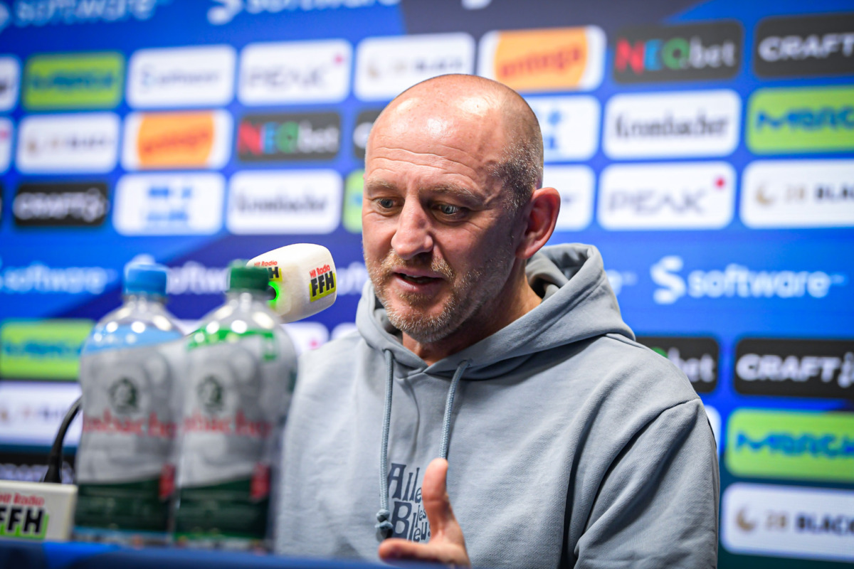 Torsten Lieberknecht auf der Pressekonferenz vor dem Spiel des SV Darmstadt 98 gegen den FC St. Pauli