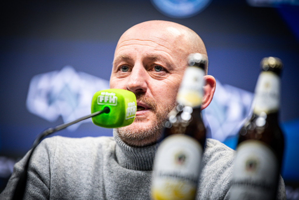Trainer Torsten Lieberknecht auf der PK vor dem Spiel gegen die TSG Hoffenheim