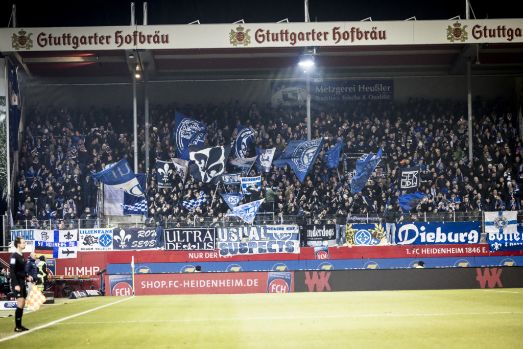 Fans des SV Darmstadt 98 auswärts in Heidenheim