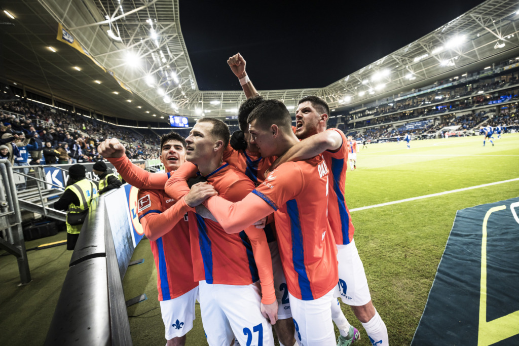 Jubel der Darmstädter Spieler in Hoffenheim