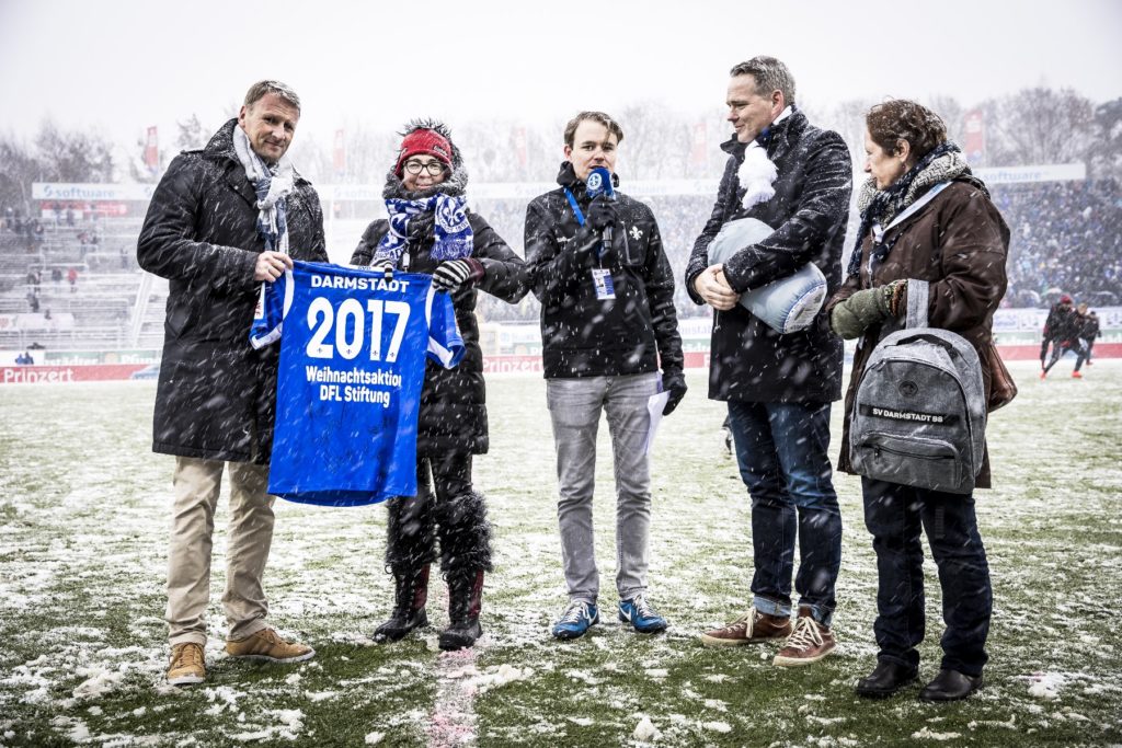 Weihnachtsaktion des SV Darmstadt 98 und der DFL Stiftung