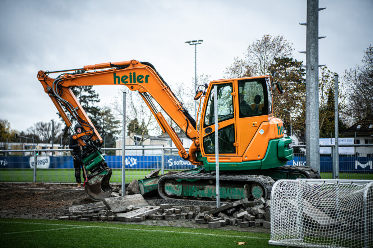 No public training due to construction work for the time being