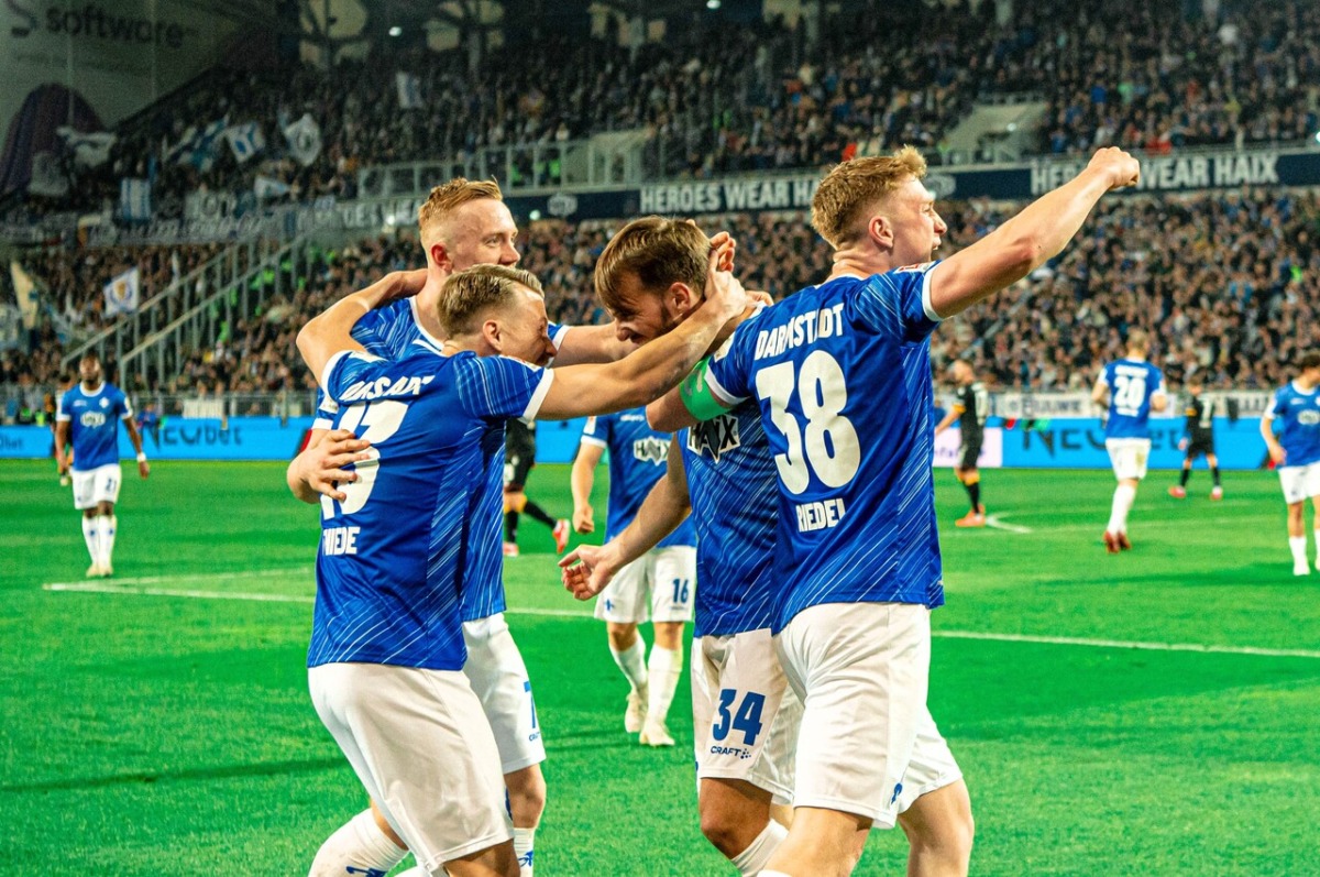 Lilies celebrate next home win!