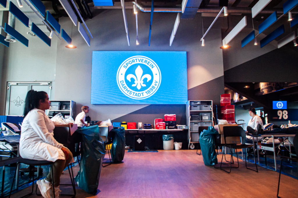 Blutspendeaktion im Merck-Stadion am Böllenfalltor