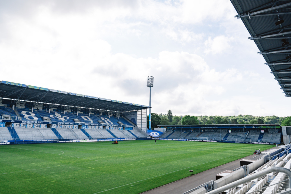 Show consideration together – especially when it comes to smoking