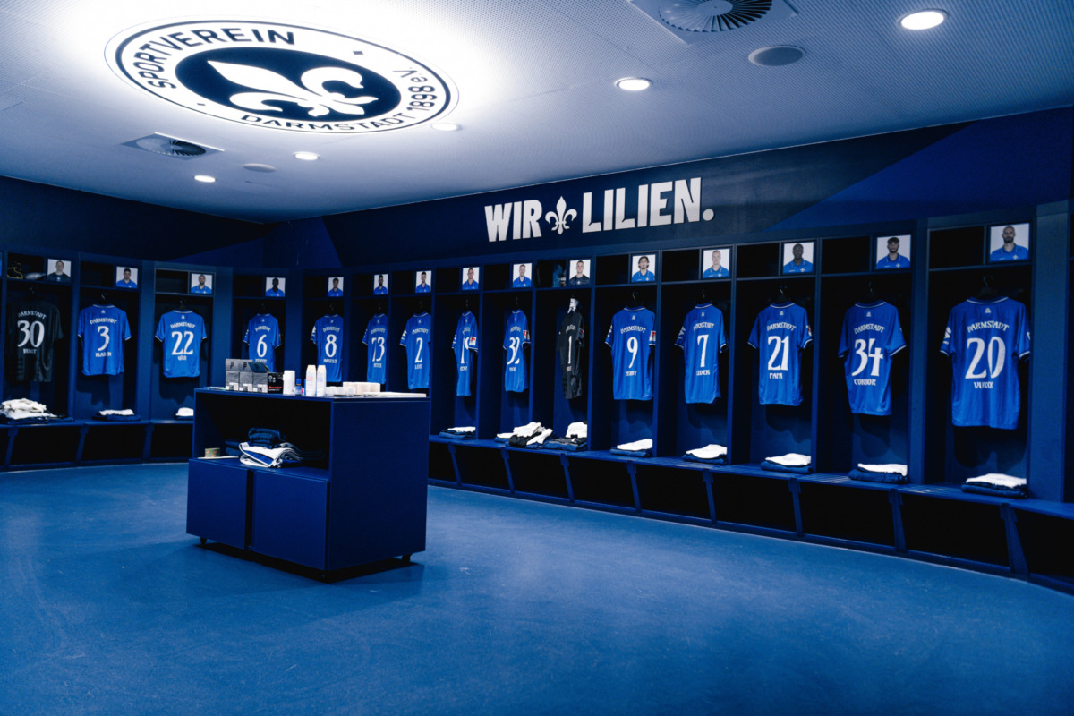 Lopez and Akiyama start