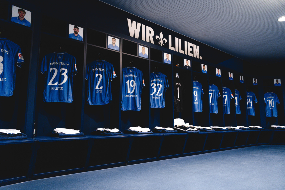 Starting XI debut for Klassen