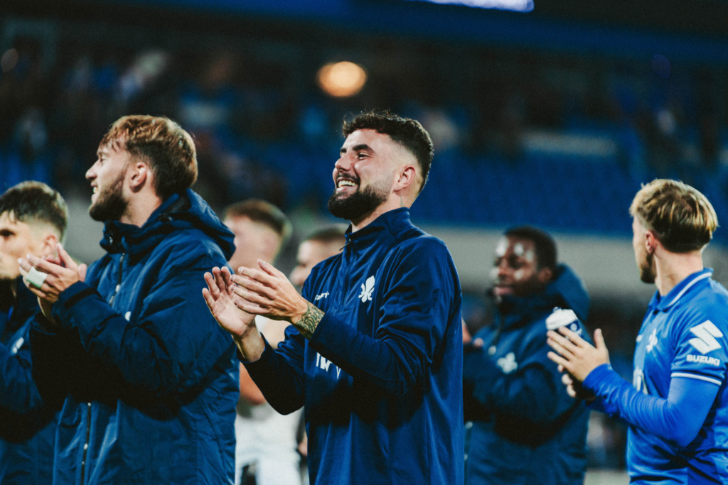 Marco Richter freut sich über den Heimsieg der Lilien gegen Dynamo Dresden.