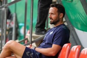 Ralf Kettemann (Cheftrainer, SC Paderborn 07) vor dem Spiel