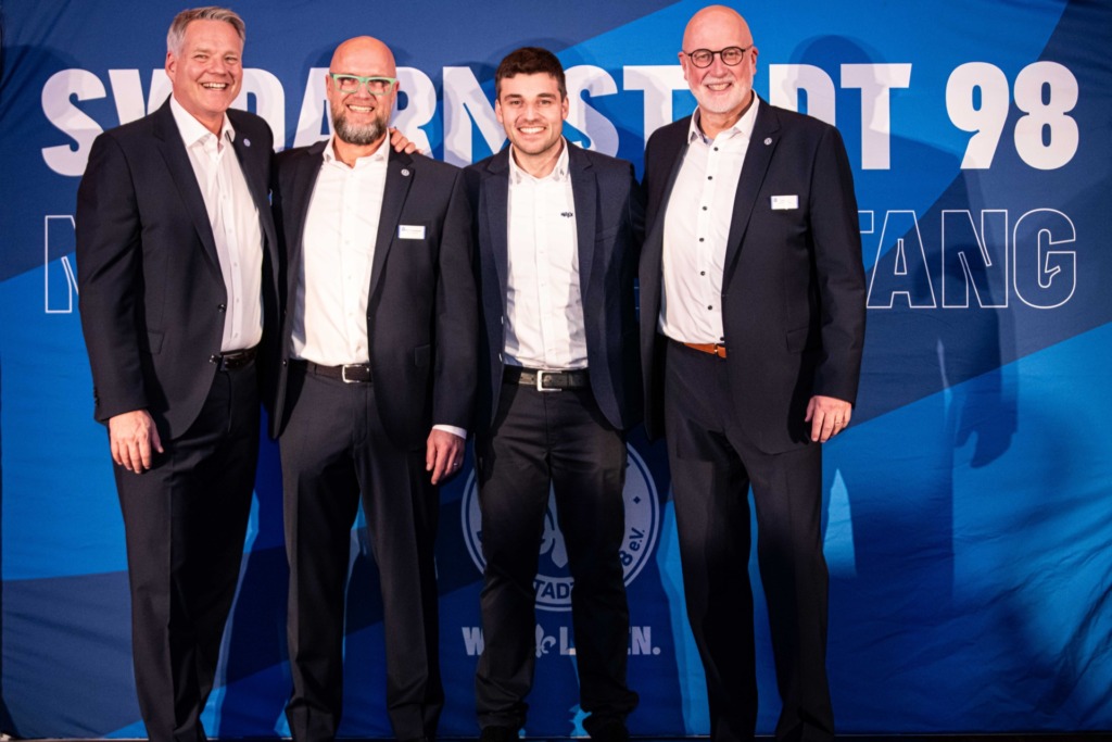 Markus Pfitzner, Martin Kowalewski, Michael Haimerl und Volker Harr beim Neujahresempfang des SV Darmstadt 98.