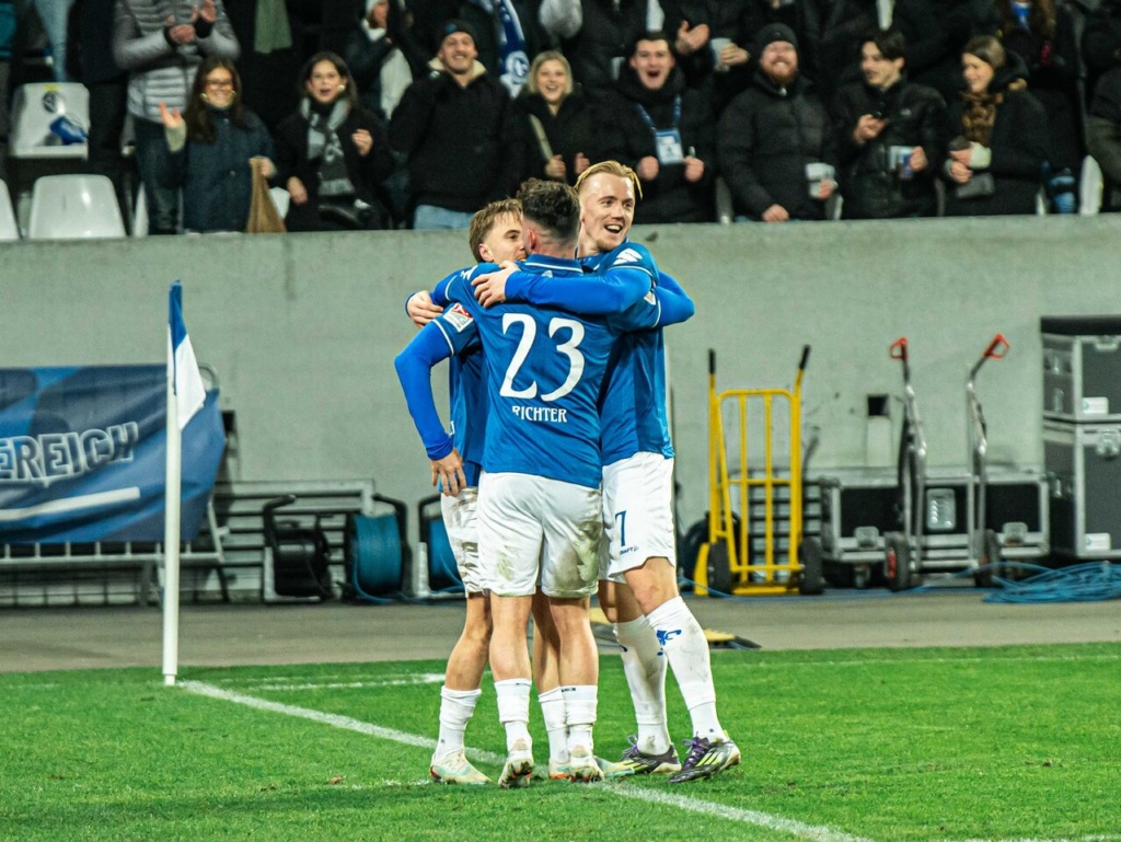 Die Lilien bejubeln das 2:0.