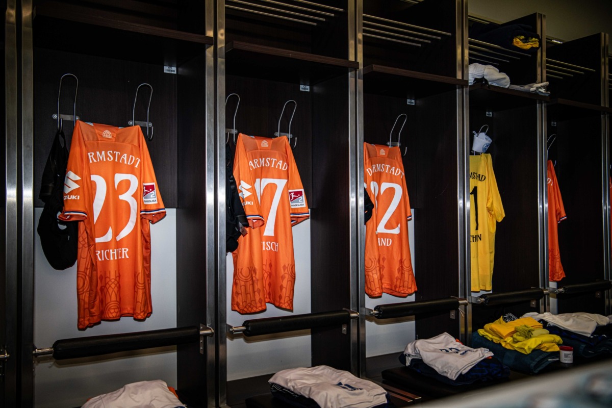 Team News: Schmidt and Nürnberger Start