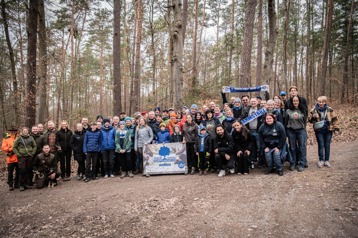 Ein voller Erfolg: 5. Baumpflanzaktion des SV 98 und Krombacher