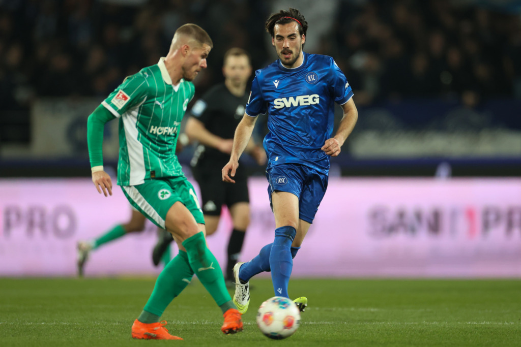 Jan Elvedi beim Duell gegen Karlsruhe