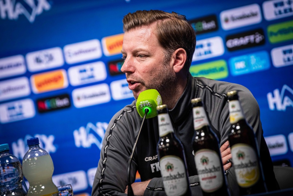 Florian Kohfeldt auf der PK vor dem Duell mit Arminia Bielefeld.