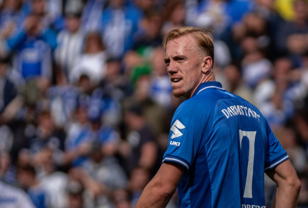 Isac Lidberg im Lilien-Trikot.