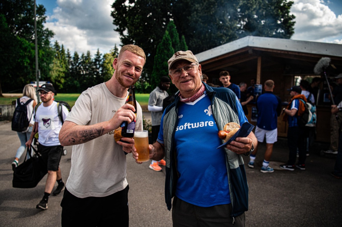 Nach Testspiel: Meet & Greet im Trainingslager