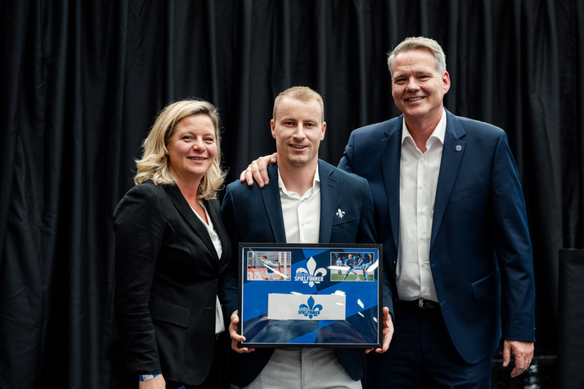 Lilien ernennen Holland zum Ehrenspielführer